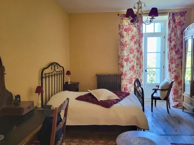 Meubles-8211-Coulaures_3546893
