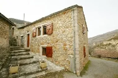 Meubles-8211-La-Roque-Sainte-Marguerite_2239624
