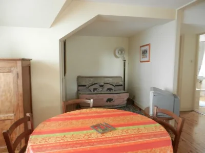 Meubles-8211-Luc-la-Primaube_2240081