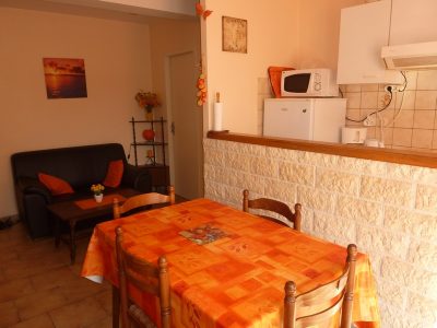Meubles-8211-Saint-Amand-de-Vergt_111200