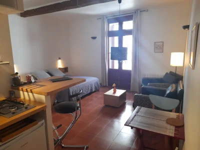 Meubles-8211-Saint-Guilhem-le-Desert_3494588