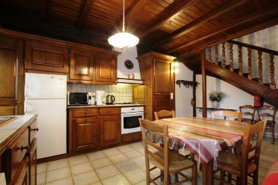 Meubles-8211-Saint-Jean-le-Vieux_120831