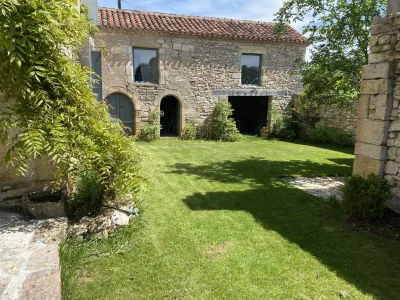 Meubles-8211-Saint-Martin-Labouval_2942198