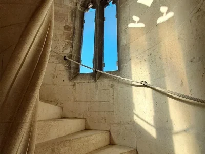 Montee-dans-la-tour-sud-de-la-cathedrale-de-Toul-8211-Toul_2790196