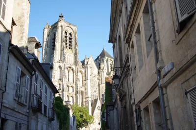 Montee-de-la-Tour-de-la-Cathedrale_442192