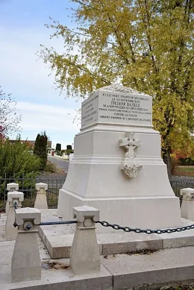 Monument-Frederic-Bazille-8211-Beaune-la-Rolande_3515548