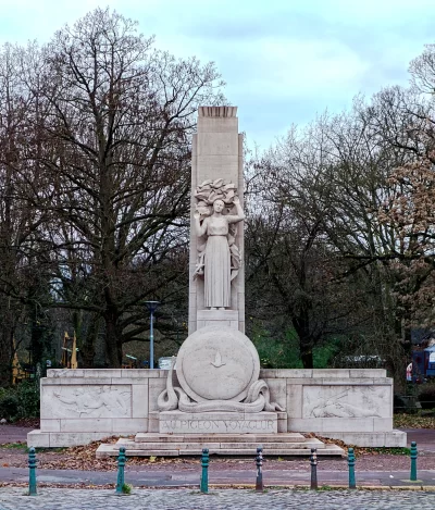 Monument-aux-Pigeons-Voyageurs_552856