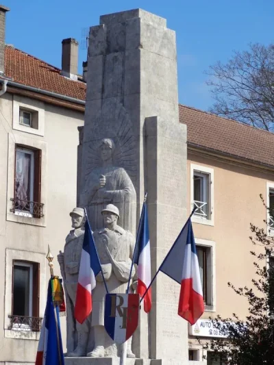 Monument-aux-morts-de-Neufchateau-8211-Neufchateau_3893526