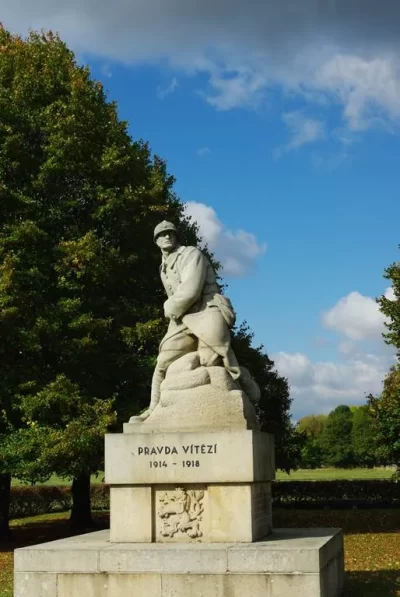 Monument-des-21eme-et-22eme-Regiments-de-Chasseurs-Tchecoslovaques_567376