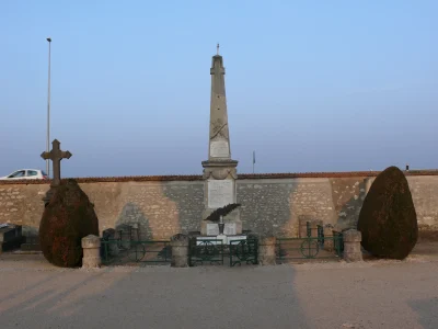 Monument-ossuaire-commemoratif-du-conflit-de-1870-8211-Artenay_3226216