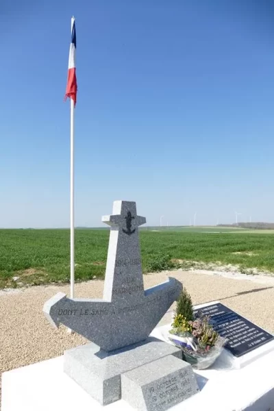 Monument-quotles-Marsouinsquot_567238