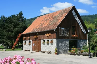 Musee-de-la-Schlitte-et-des-Metiers-du-Bois_647219