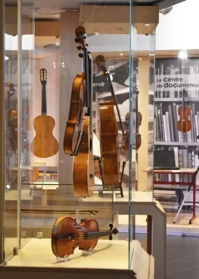 Musee-de-la-lutherie-et-de-l039archeterie-francaises-8211-Mirecourt_2526095