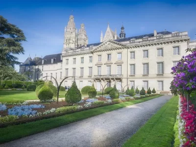Musee-des-Beaux-Arts-et-son-jardin_442079