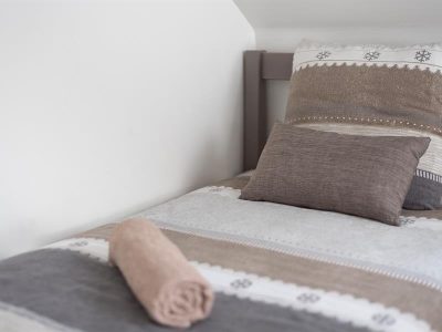 NATURAL-WOOD-APARTMENT_79836