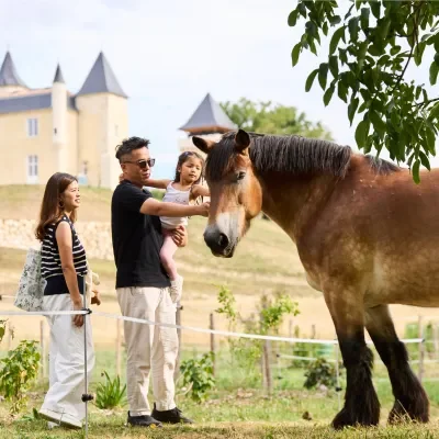 Nourrir-les-animaux-de-la-ferme-et-atelier-creatif-au-Chateau-Plain-Point-8211-15-04-2026-8211-Saint-Aignan_3618667