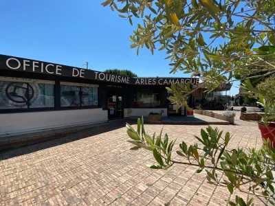 Office-de-Tourisme-Arles-Camargue-8211-Service-Accueil-8211-Arles_2367780