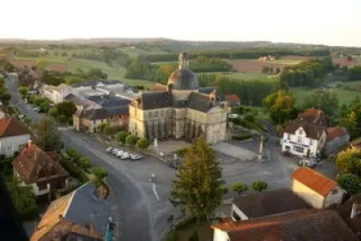 Office-de-Tourisme-Vezere-Perigord-Noir-8211-Agence-de-Hautefort-8211-Hautefort_2573098
