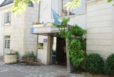 Office-de-tourisme-Azay-Chinon-Val-de-Loire-Tourisme-Bureau-daccueil-d039Azay-le-Rideau-8211-Azay-le-Rideau_1566452