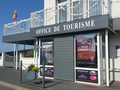 Office-de-tourisme-de-Port-en-Bessin-8211-Port-en-Bessin-Huppain_2074556