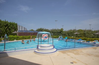 PISCINE-MURIEL-HERMINE-8211-Servian_2432524
