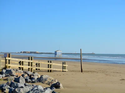PLAGE-DES-CHALETS-8211-POSTE-DE-SECOURS-N°2-8211-Gruissan_3830636
