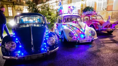 Parade-de-Noel-des-vehicules-anciens-8211-Noel-a-Chartres-2025-8211-20-12-2025-8211-Chartres_3270249