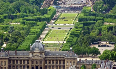 Parc-du-Champ-de-Mars-8211-Paris_3089879