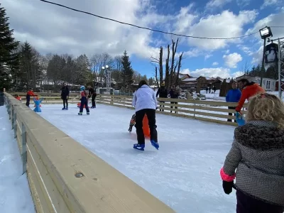 Patinoire-de-plein-air_711021