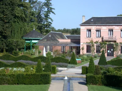 Pavillon-Rose-de-La-Roche-Posay-8211-La-Roche-Posay_1784598