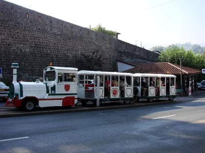 Petit-Train-Touristique-de-Saint-Jean-Pied-de-Port_1041487