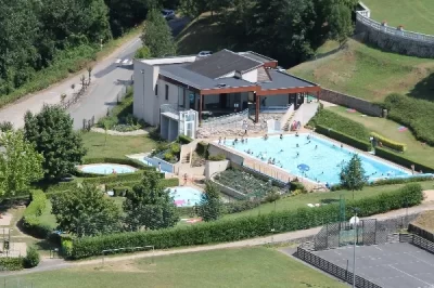 Piscine-d039Entraygues_693291