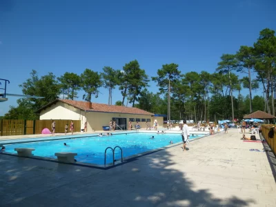 Piscine-de-plein-air_1132958