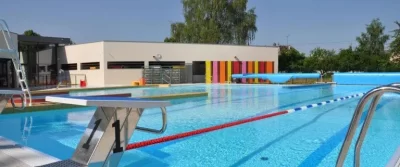 Piscine-de-plein-air_711207