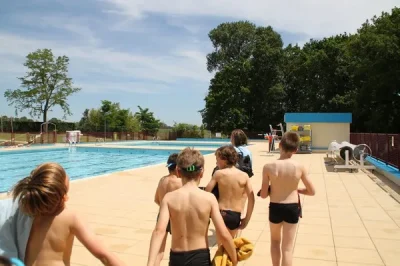 Piscine-municipale-d039ete-8211-Montlouis-sur-Loire_2348305