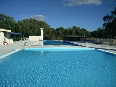 Piscine-municipale-de-Limogne_615824
