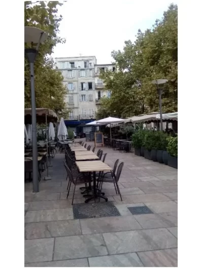 Place-de-Lenche_664654