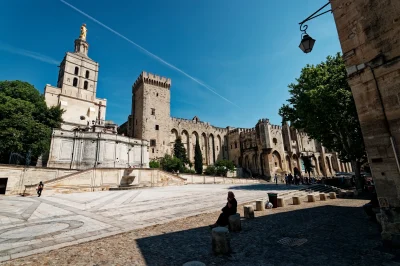 Place-du-Palais-8211-Avignon_1713959