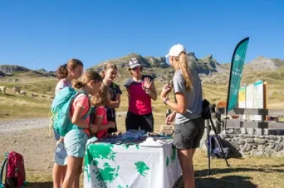 Point-Rencontre-avec-les-gardes-moniteurs-du-Parc-National-des-Pyrenees-8211-26-08-2025-8211-Laruns_2680320