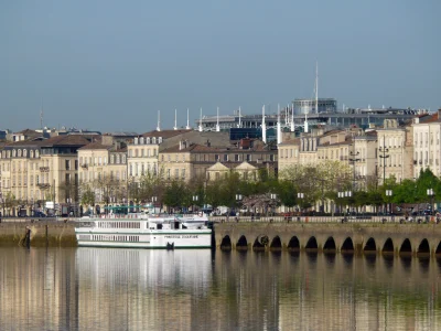 Ponton-d039escale-de-Bordeaux-8211-Bordeaux_2407867