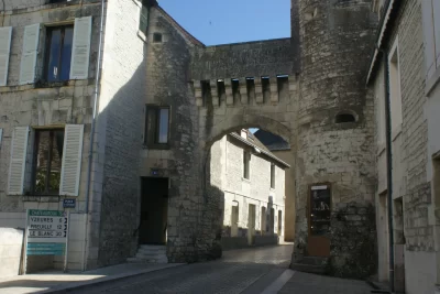 Porte-de-Ville-de-La-Roche-Posay_1045485