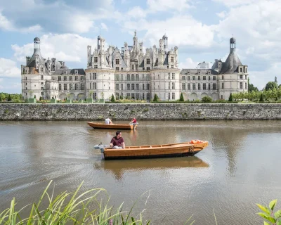 Promenade-en-barque-electrique-a-Chambord-8211-Chambord_1715267
