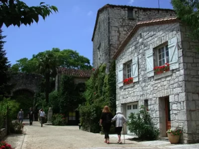 Pujols-panoramas-sur-les-vallees-du-Lot-et-du-Mail_1054373