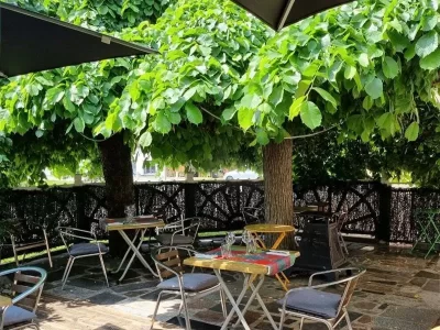 RESTAURANT-LES-LILAS_271360