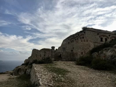 Randonnee-a-la-decouverte-de-Niolon-son-fort-et-sa-calanque_731888