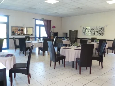 Restaurant-L039Artenset-de-Beran-et-Jenn-8211-Saint-Martial-d039Artenset_3113823