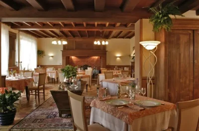 Restaurant-Le-Cro-Magnon-8211-Les-Eyzies_3084971