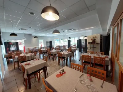 Restaurant-Le-Pot-d039Etain-8211-Hotel-Le-Cevenol-groupes-8211-Millau_2264757