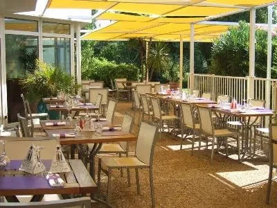 Restaurant-O039Quai-Ibis-Style-Marseille-Provence-Aeroport-8211-Vitrolles_1870570