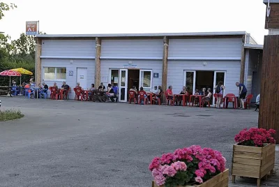 Restaurant-du-camping-du-lac-8211-Villegusien-le-Lac_3686967